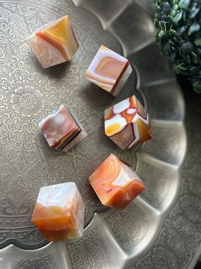 Carnelian cube